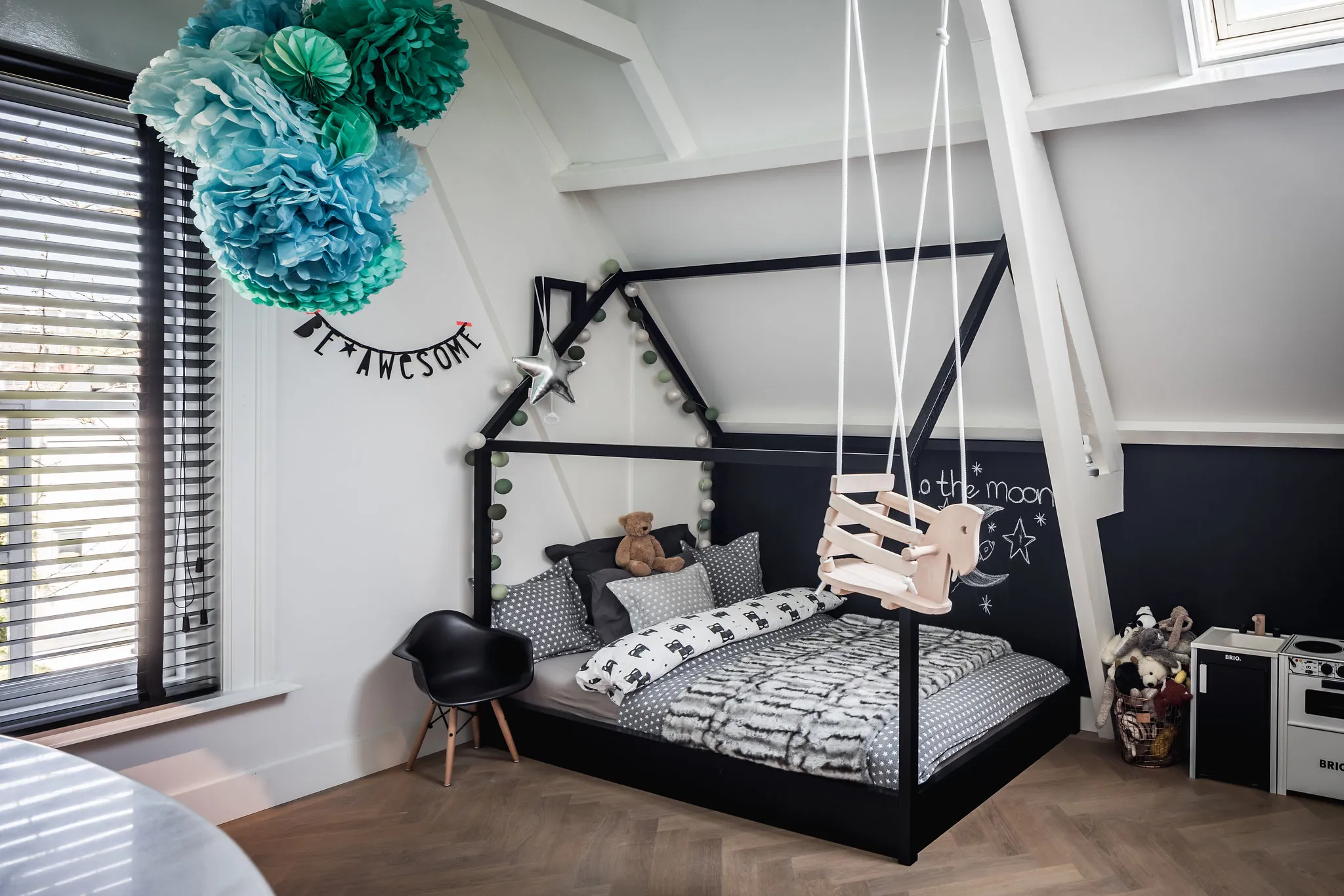 Maatwerk kinderbed met geïntegreerde kledingkast in Amsterdam